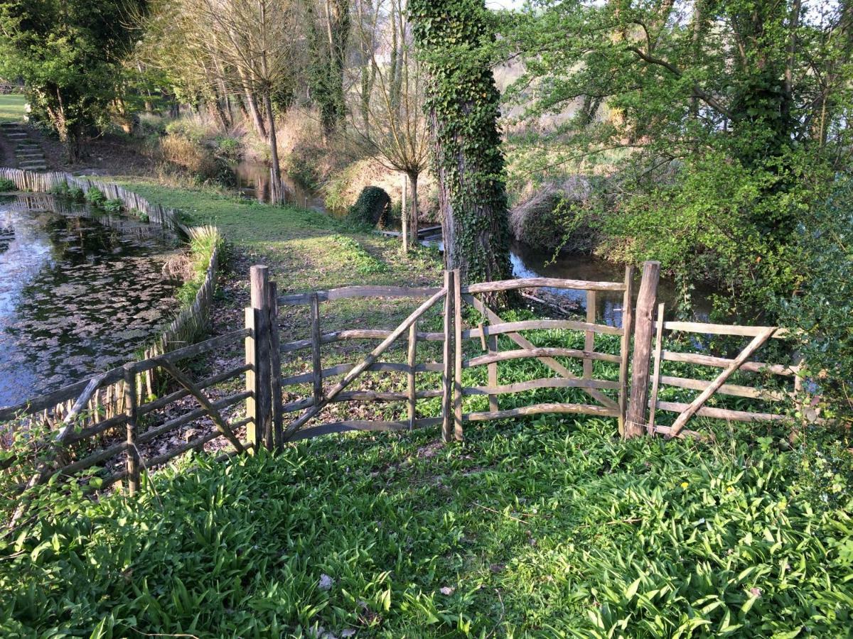 Le Jardin Des Sources Panzió La Hulpe Kültér fotó